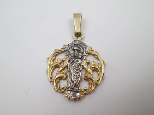 Virgin with Child openwork medal. Sterling silver & vermeil. Vegetable edge. Ring. 1970's