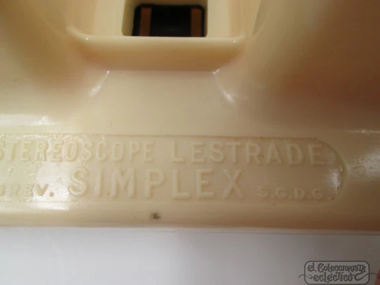 Visor estereoscópico Lestrade Simplex. Plástico blanco. Francia. Años 50