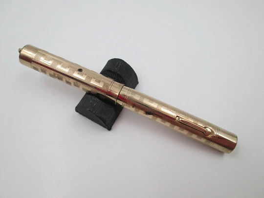 Wahl Eversharp Art Deco ringtop fountain pen. 12k gold filled. Lever filler system. 1920's