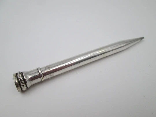 Wahl Eversharp mechanical pencil. Silver plated metal. Twist system. 1920's. USA