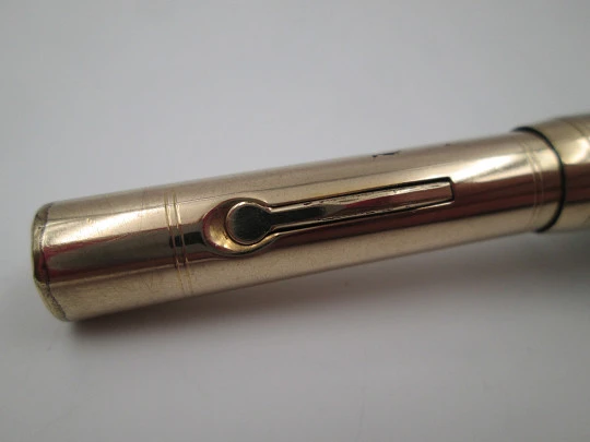 Wahl Eversharp women's ring top fountain pen. Gold filled. Lever filler. United States. 1920's