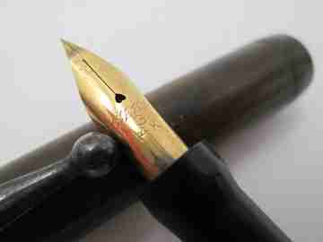 Wahl. Black hard rubber. Lever filler system. Metal clip. 14k gold nib. 1910. USA