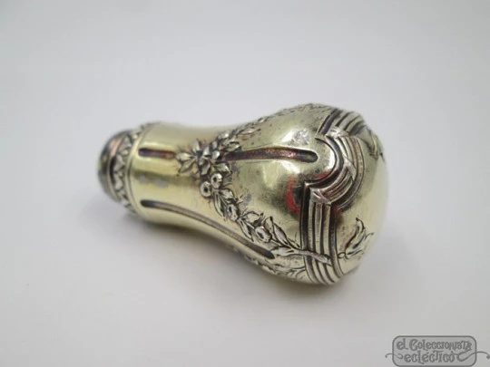 Walking stick handle. Vermeil silver. Floral & geometric motifs. 1920's. France