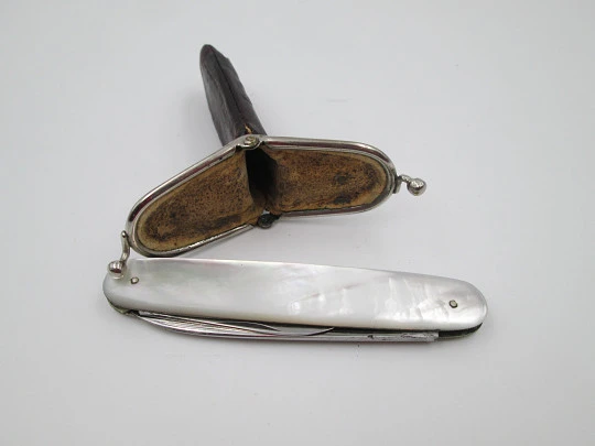 Walter Busch Solingen pocket knife. Mother of pearl and steel. Leather pouch. Germany