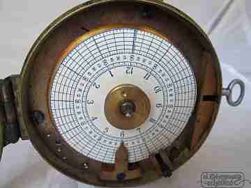 Watchman clock. Manual winding. Bronze. Discs. Recording. 1900
