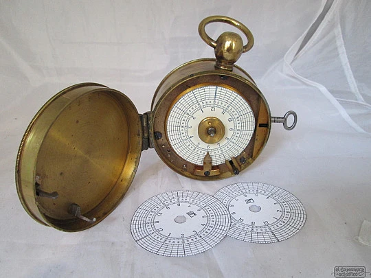 Watchman clock. Manual winding. Bronze. Discs. Recording. 1900