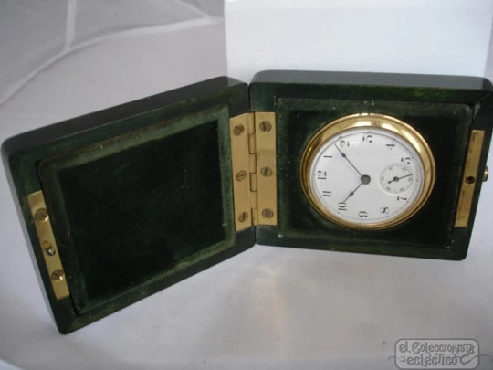 Waterbury Clock Company. EEUU. Años 20. Cuerda manual. Estuche