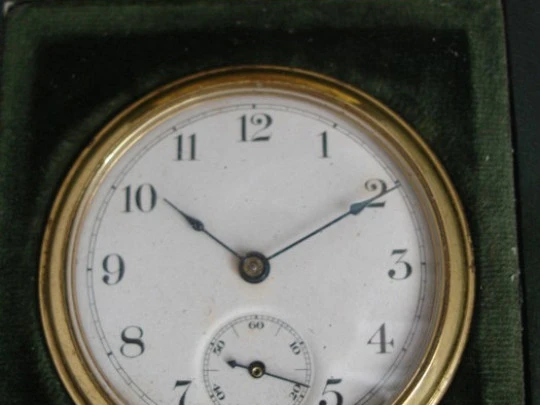 Waterbury Clock Company. EEUU. Años 20. Cuerda manual. Estuche