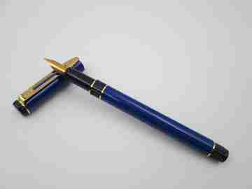 Waterman Centurion. Laca azul y morada. Detalles chapados oro. Estuche. 1990