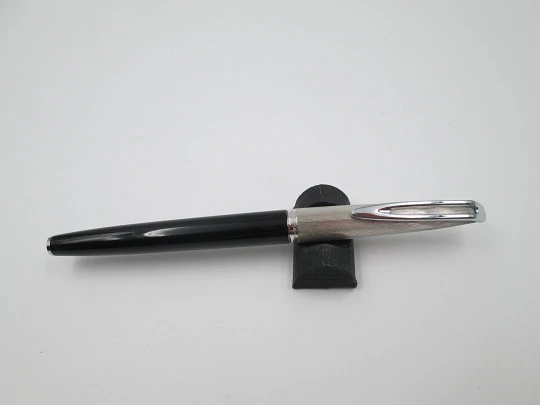 Waterman C/F fountain pen. Black plastic & rolled silver. 18k gold nib. Cartridge. 1970's