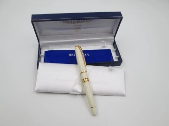 Waterman Charleston. Ivory resin & gold plated details. Art Deco style. 18k nib