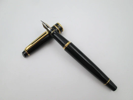 Waterman Expert Mark 1 GT. Black lacquer & gold plated details. Box. 1990's. France
