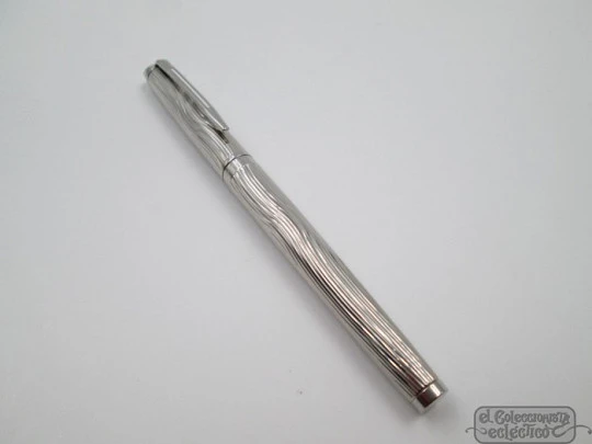 Waterman Hémisphère Deluxe CT. Black lacquer & palladium plate. Steel nib