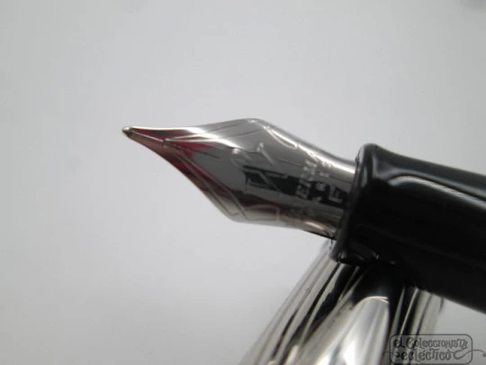 Waterman Hémisphère Deluxe CT. Black lacquer & palladium plate. Steel nib