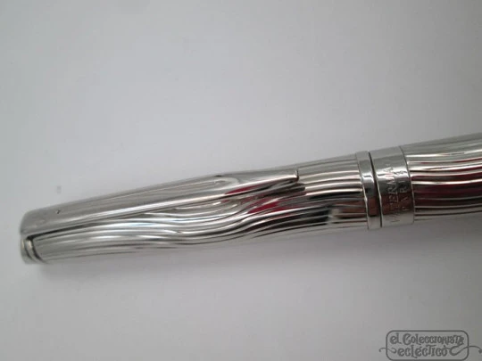 Waterman Hémisphère Deluxe CT. Black lacquer & palladium plate. Steel nib