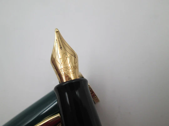 Waterman Hémisphère. Green lacquer & gold plated details. Original box. 1990's. France
