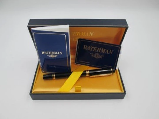 Waterman Ideal Man 200. Black lacquer & gold plated details. 18k. Converter