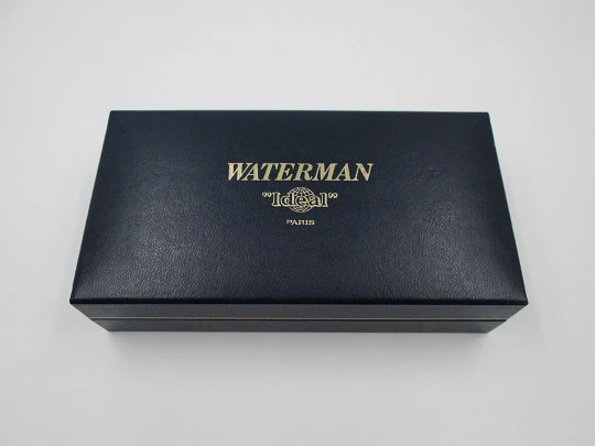 Waterman Ideal Man 200. Black lacquer & gold plated details. 18k. Converter