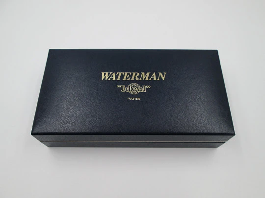 Waterman Ideal Man 200. Laca negra y chapados oro. Plumín 18k. Estuche