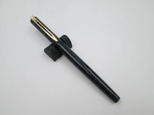 Waterman Paris. Black & grey marble resin & gold plated. Cartridge. 1990's