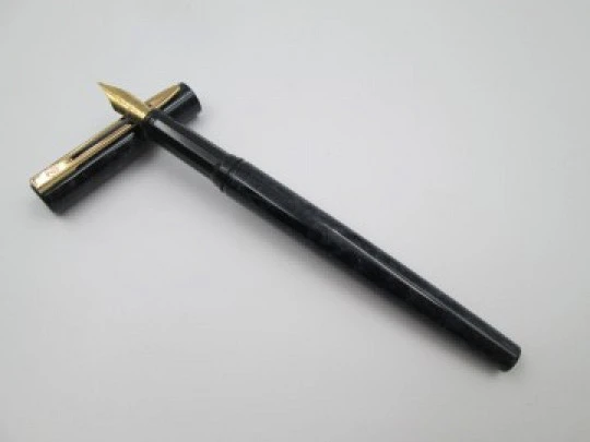 Waterman Paris. Black & grey marble resin & gold plated. Cartridge. 1990's