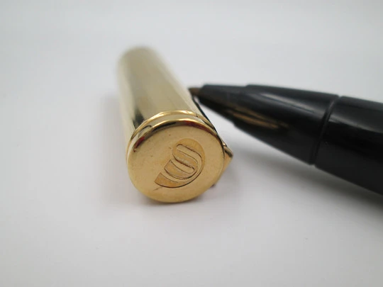 Waterman Torsade rollerball pen. Gold plated & black resin. Spiral design. 1970's