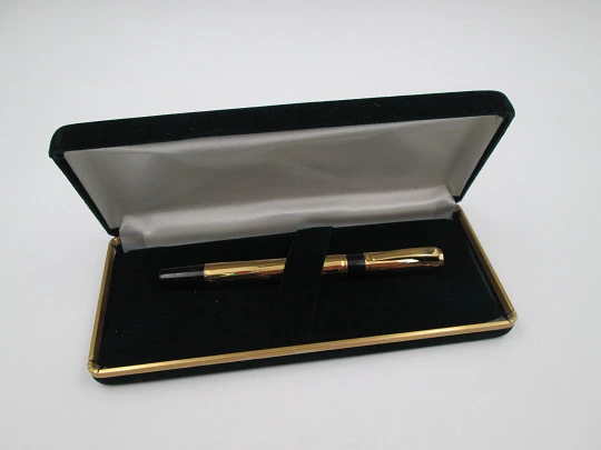 Waterman Torsade rollerball pen. Gold plated & black resin. Spiral design. 1970's