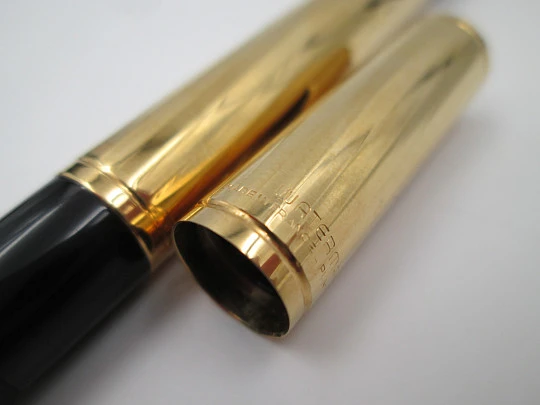 Waterman Torsade rollerball pen. Gold plated & black resin. Spiral design. 1970's