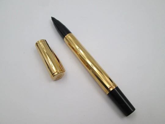 Waterman Torsade rollerball pen. Gold plated & black resin. Spiral design. 1970's