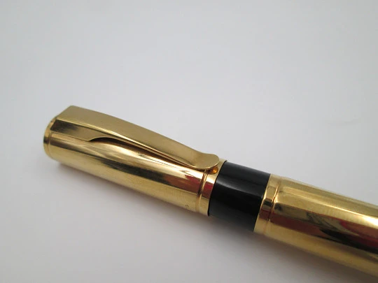 Waterman Torsade rollerball pen. Gold plated & black resin. Spiral design. 1970's