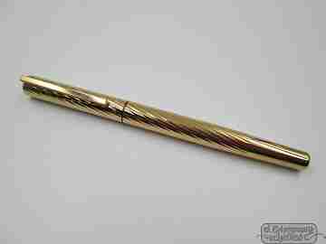 Waterman Torsade. Gold plated. 1970's. 18k gold nib. Spiral design