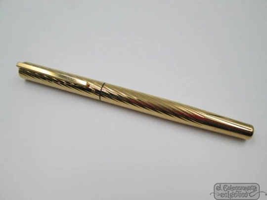 Waterman Torsade. Gold plated. 1970's. 18k gold nib. Spiral design