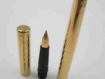 Waterman Torsade. Gold plated. 1970's. 18k gold nib. Spiral design