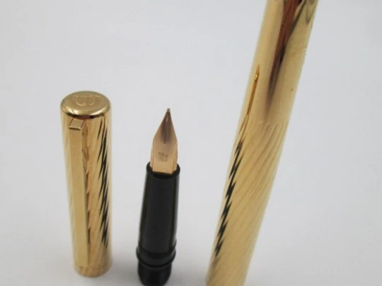 Waterman Torsade. Gold plated. 1970's. 18k gold nib. Spiral design