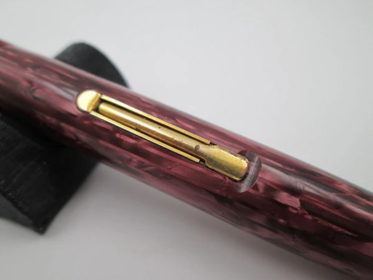 Watermans 512V. Celuloide rosa marmolizado estriado. Palanca. 14k