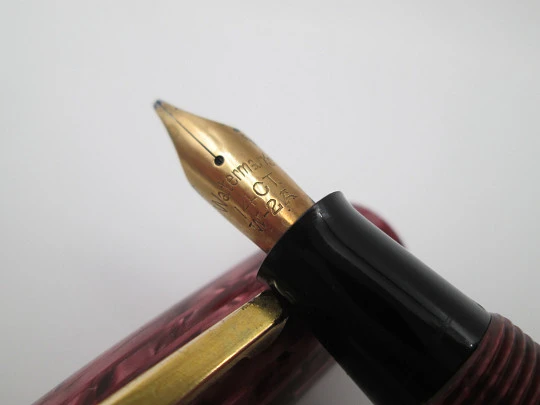 Waterman's 512V. Pink striated marble celluloid. Lever filler. 14k gold nib