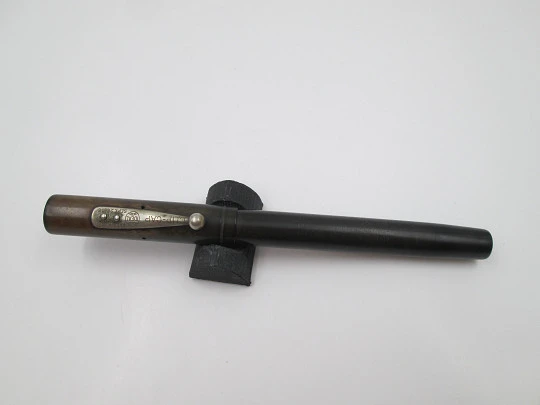 Watermans Ideal 54. Ebonita negra y metal niquelado. Plumín flexible 14k. Palanca. 1920