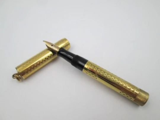 Watermans Ideal Nº 0552 1/2 V. Black hard rubber and rolled gold. 14k nib. 1920's