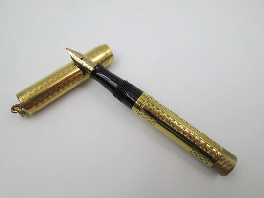 Watermans Ideal Nº 0552 1/2 V. Black hard rubber and rolled gold. 14k nib. 1920's