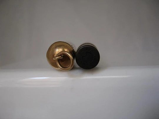 Watermans Ideal Nº 12 1/2 VS. Baby. Black hard rubber. 9 carat gold