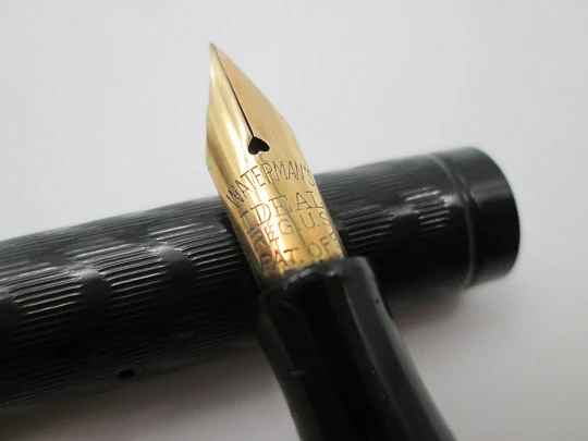 Watermans Ideal Nº 52 1/2 V. Black hard rubber & gold plated. 14k nib. 1915's