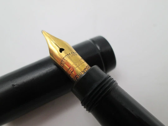 Watermans Ideal Safety 12 1/2 V,S. Black hard rubber & 18k gold rings. 14k nib. 1905