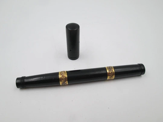 Watermans Ideal Safety 12 1/2 V,S. Black hard rubber & 18k gold rings. 14k nib. 1905