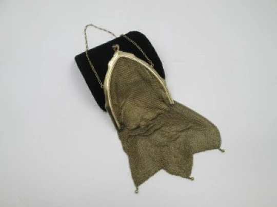 Whiting & Davis gold plated mesh bag. Cabochon clasp. Chain. 1920's. USA