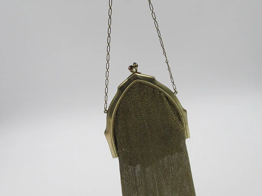 Whiting & Davis gold plated mesh bag. Cabochon clasp. Chain. 1920's. USA