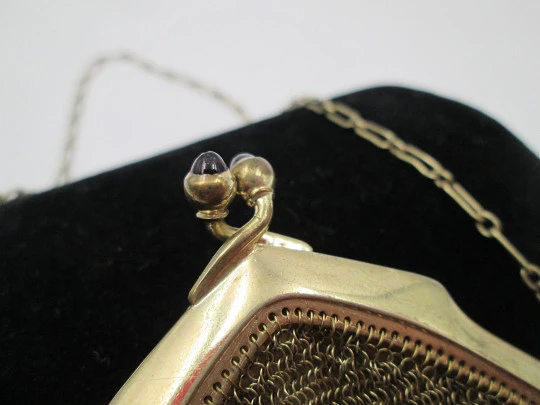 Whiting & Davis gold plated mesh bag. Cabochon clasp. Chain. 1920's. USA