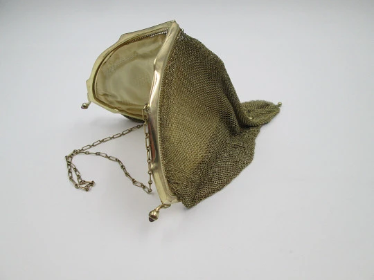 Whiting & Davis gold plated mesh bag. Cabochon clasp. Chain. 1920's. USA