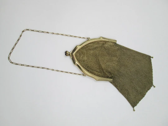 Whiting & Davis gold plated mesh bag. Cabochon clasp. Chain. 1920's. USA