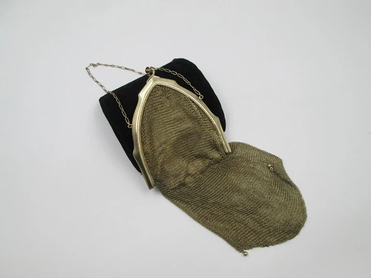Whiting & Davis gold plated mesh bag. Cabochon clasp. Chain. 1920's. USA