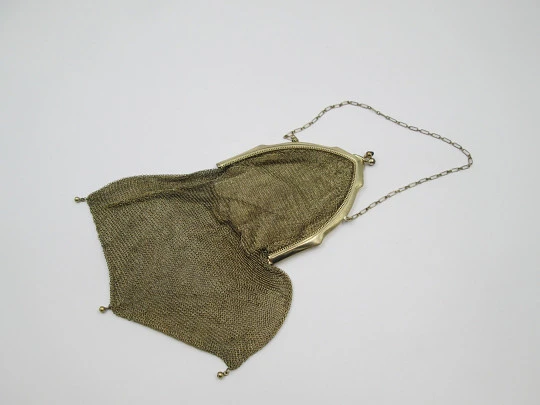 Whiting & Davis gold plated mesh bag. Cabochon clasp. Chain. 1920's. USA